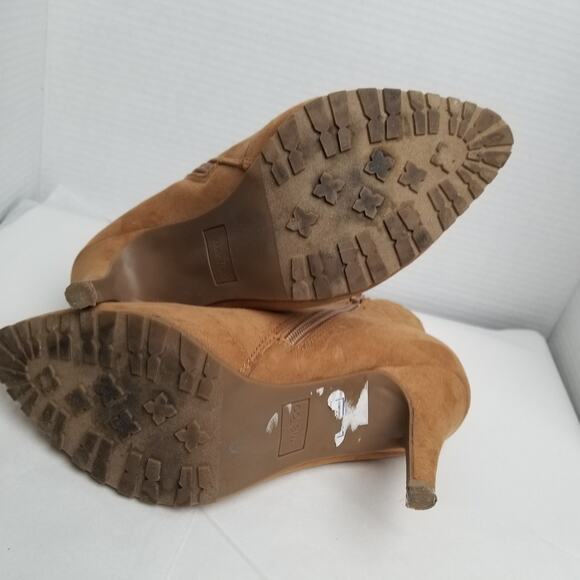 Me Too "Francis" Tan Suede Lace Up Zipper 3 1/2 in Heel Ankle Boot Size 8.5M -PO - Picture 10 of 12